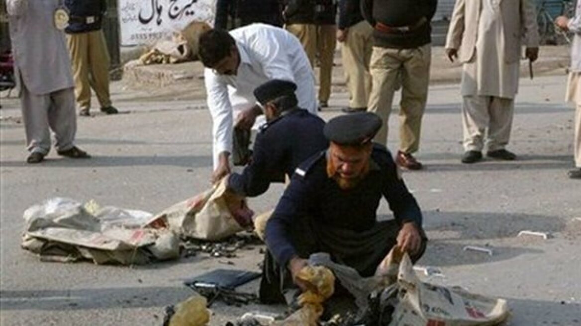 Πακιστάν: Επτά οι νεκροί σε βομβιστική επίθεση στο αρχηγείο της αστυνομίας   
